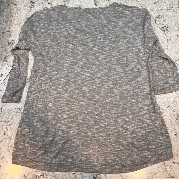 a.n.a. Women’s Heather Grey Basic Tunic Lightweight Closet Staple - Picture 2 of 5